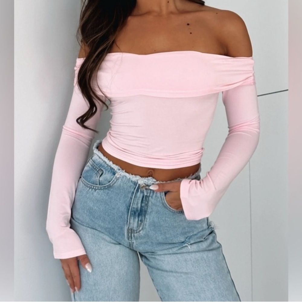 Off-Shoulder Long Sleeve Crop Top - Light Pink